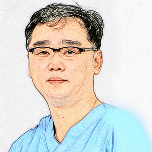 韩国BK整形外科琴仁燮医生