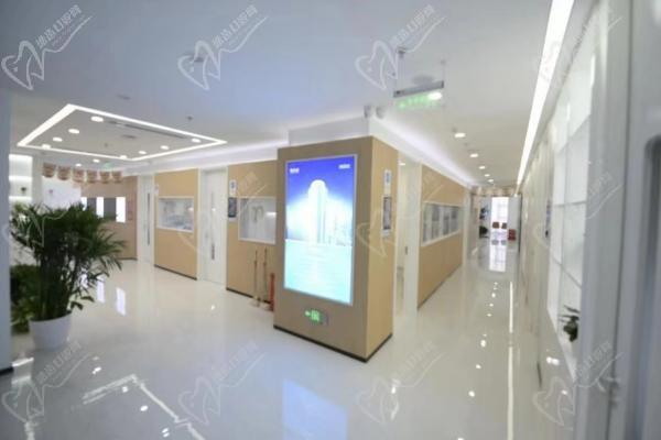 北京泰康拜博乐府口腔门诊部走廊 北京泰康拜博乐府口腔门诊部走廊