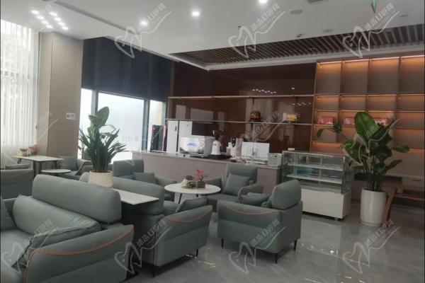 拉萨雅博仕口腔医院电话：0891-6342***（点击客服获取完整电话号码）