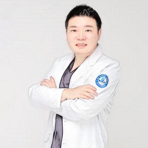 武汉泰合雅贝康口腔门诊部陈佳宝医生