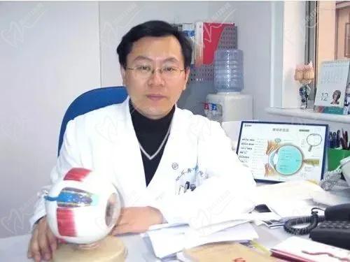 普瑞眼科卢奕简介