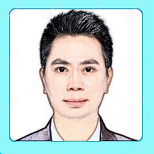 覃毅口腔医生简介