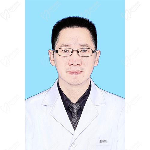 长沙湘江爱尔眼科医院王启常医生