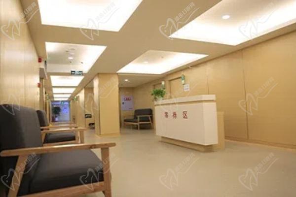 成都医学院一附院眼科