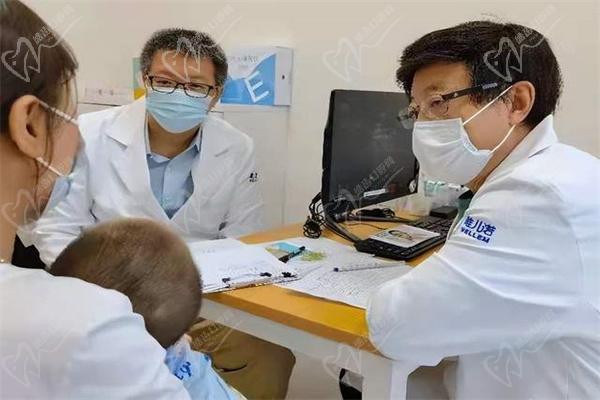 张丰医生面诊中