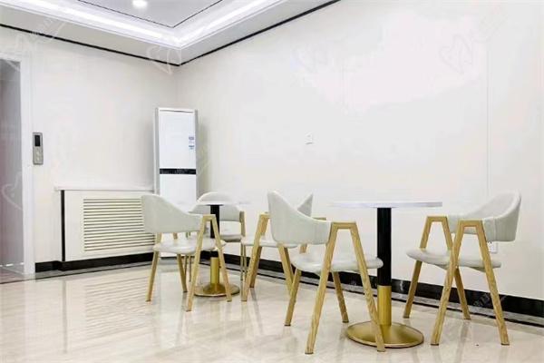 唐山牙博士口腔医院休息区