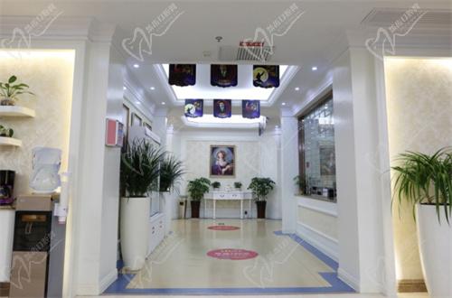 厦门华美整形医院做隆胸价格