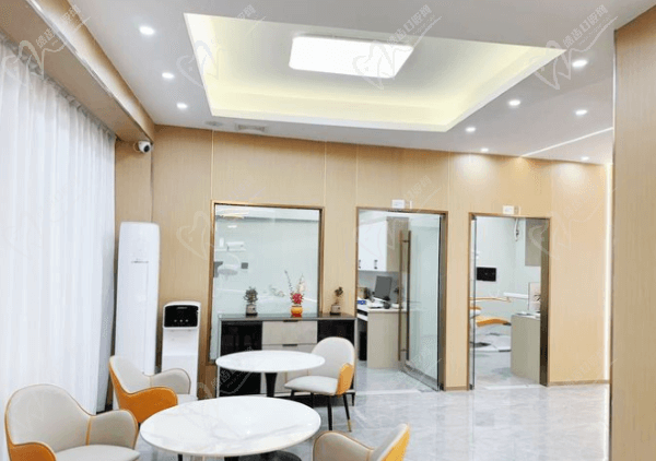 惠州皓齿口腔门诊部河南岸店候诊区