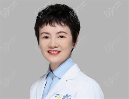 昆明普瑞眼科医院詹卫群医生图