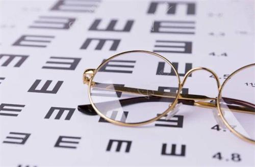 在杭州飞秒眼科医院做老花眼手术技术好