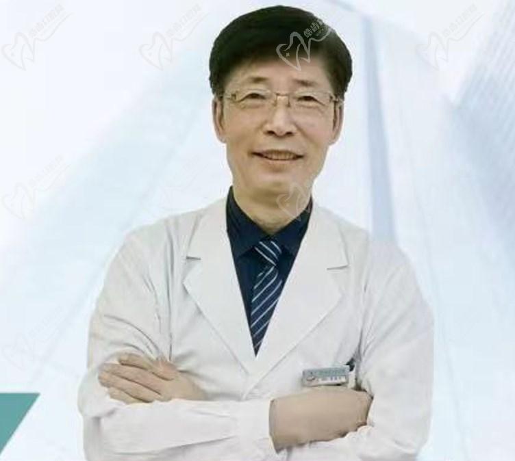 董玺芳牙科医生