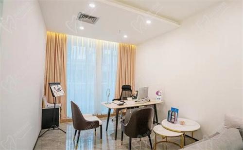 成都美辰星耀医疗美容医生介绍