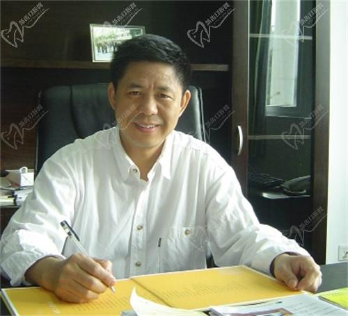 广东爱尔眼科医院李东豪医生怎么样