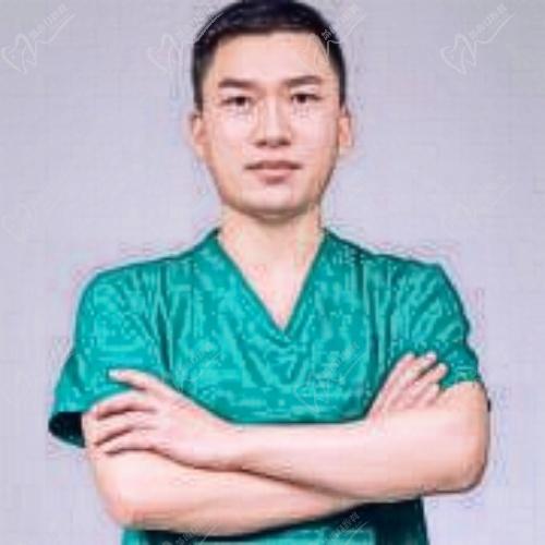 长沙素妍医疗美容门诊部黄启云医生