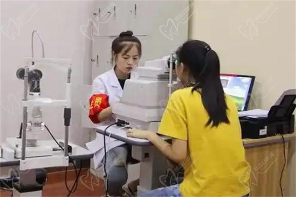 新疆空 军 医院眼科近视医生