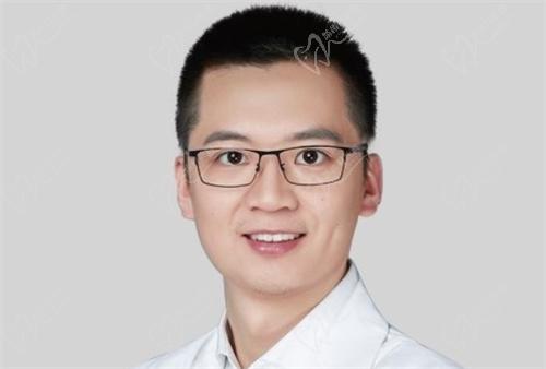 成都华医新综合门诊部肖阿能