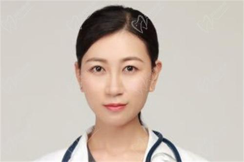 成都怡脂医院邓萌医生