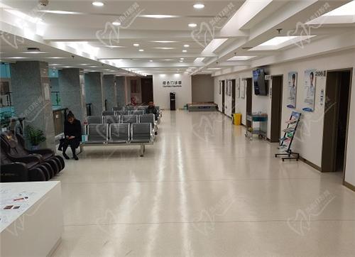 患者对杨阳医生的白内障手术评价如何？