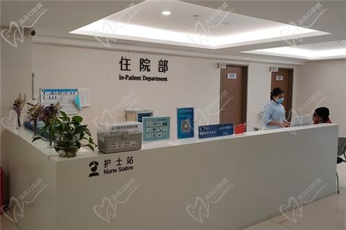 为什么选择杨阳医生做白内障手术？