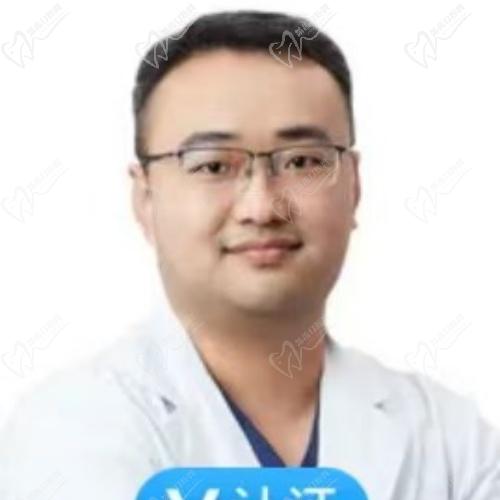 青岛瑞泰口腔同安路门诊蒋磊医生