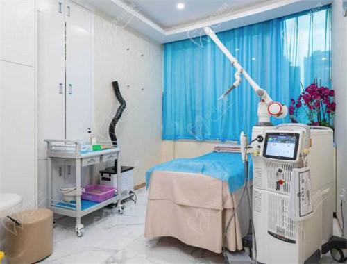 西安国内外医学中 心 24 小时询问电话 西安国内外医学中 心 24 小时询问电话