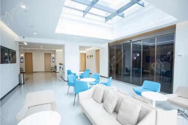 武汉普瑞眼科关念医生简介