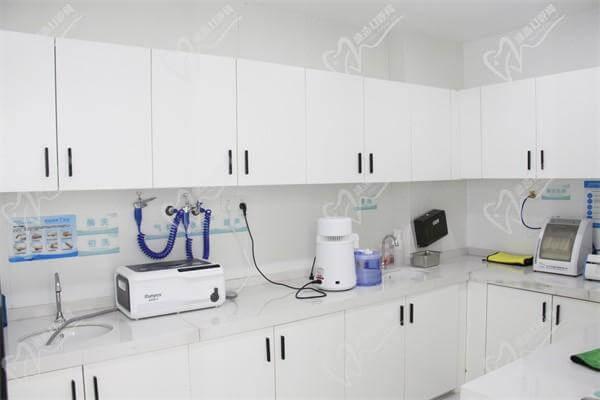 昌都摩尔口腔是不是正规医院？