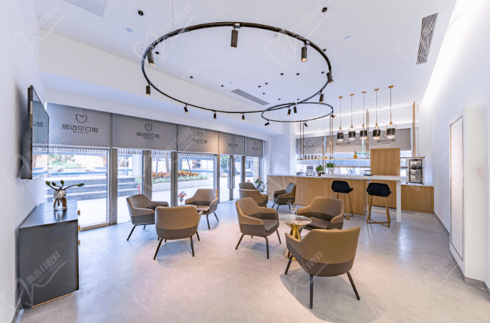 厦门思迈尔口腔门诊部大厅