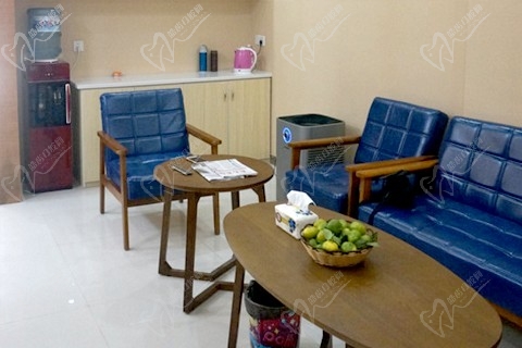 义乌世瑞口腔门诊部休息区
