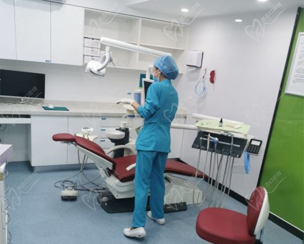 深圳格伦菲尔口腔医生
