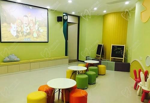 重庆维乐口腔南岸诊所候诊区