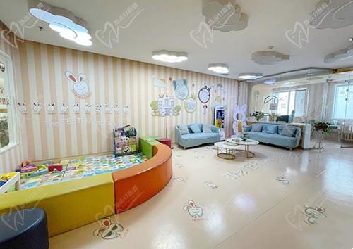 西安小白兔口腔儿童玩耍区
