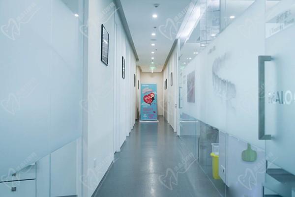 沈阳马泷齿科（万象城店）走廊