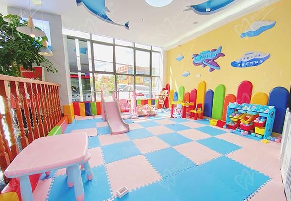 贵阳林陈朗朗口腔医院儿童区域