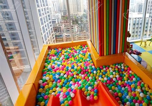 广州德伦赤岗口腔门诊儿童区