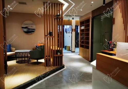 武汉宜新口腔门诊部大厅