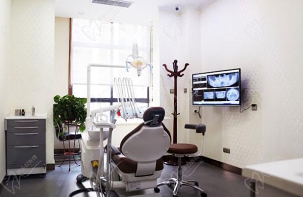 泰康拜博口腔亚美门诊部诊室2