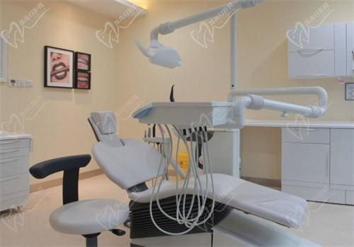 连云港中新口腔价格贵不贵？2023价格更新种牙矫正性价比高