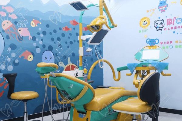 成都友禾口腔门诊部诊室