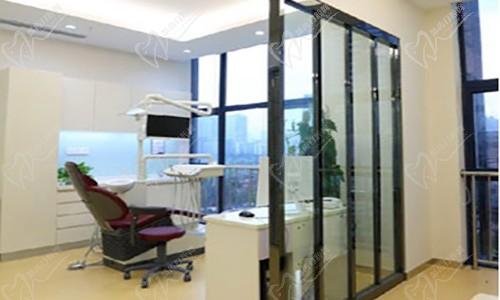 锦业路口腔门诊部诊室1
