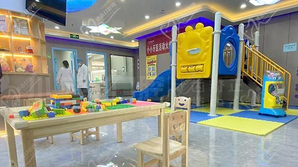 太原小苹果口腔柏杨树店儿童区