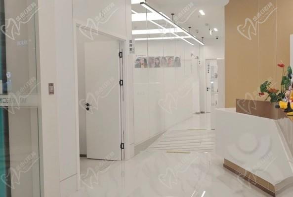 上海维乐口腔门诊部大厅