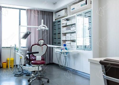 深圳同步同美口腔门诊部诊室
