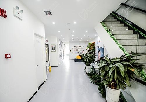 秦皇岛皓瑞思口腔门诊部大厅