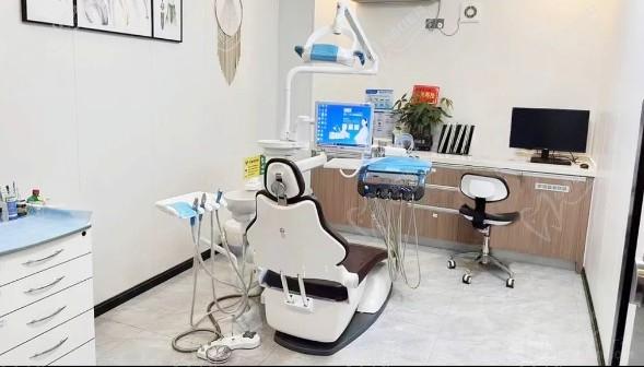中山益牙口腔诊所诊室3