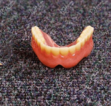 济南弗莱堡口腔医院装假牙多少钱？假牙1280+种植牙价格2k+