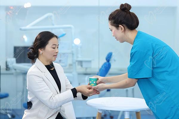 运城盐湖运中口腔门诊部接待