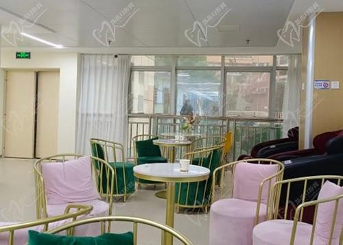 长沙吉强眼科医院候诊区