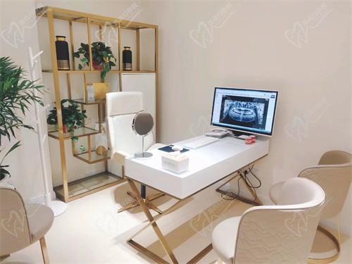 青岛华颜美医疗美容医院面诊室