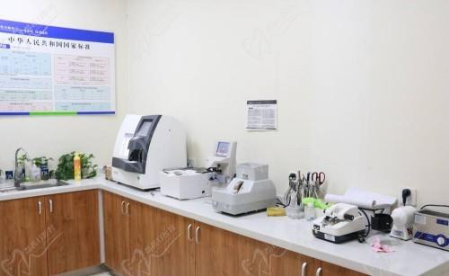 保定爱尔眼科医院检查区